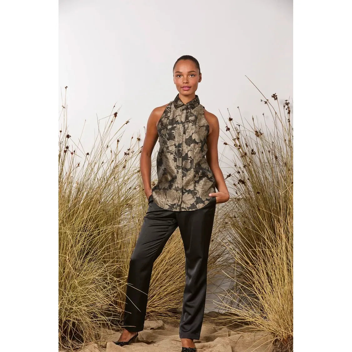 M.A Dainty Donny Top - Black/Bronze Floral