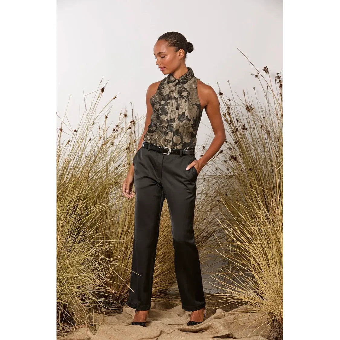 M.A Dainty Donny Top - Black/Bronze Floral