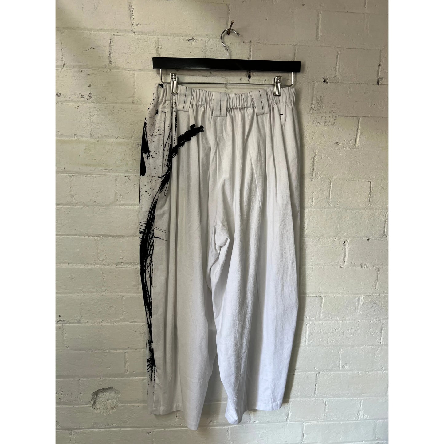 Moyuru Pants 457 - White/Black