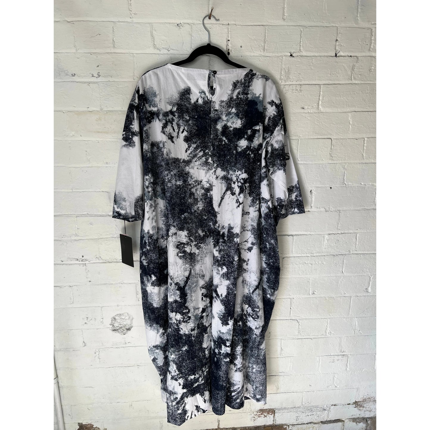 Moyuru Dress 443 - White/Navy