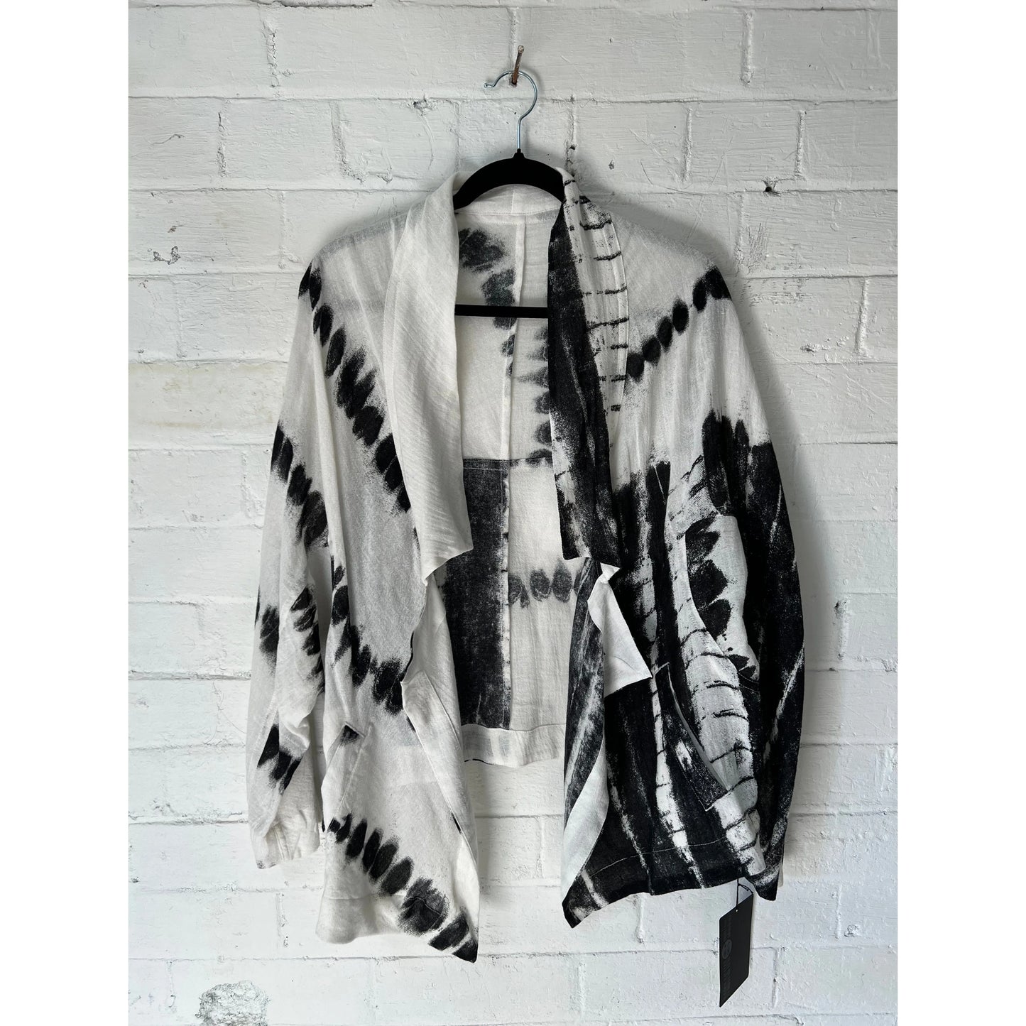 Moyuru Blouse 456 - White/Black