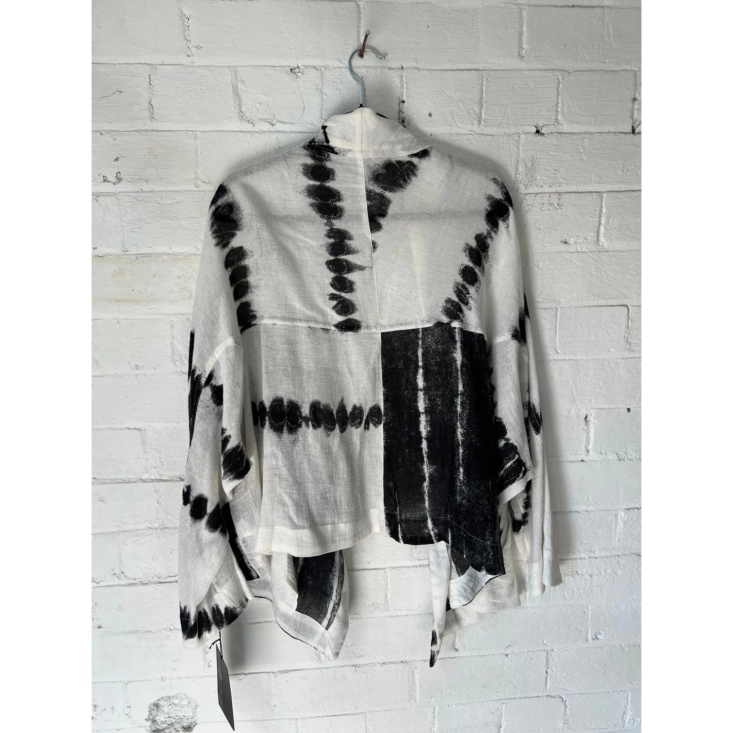Moyuru Blouse 456 - White/Black