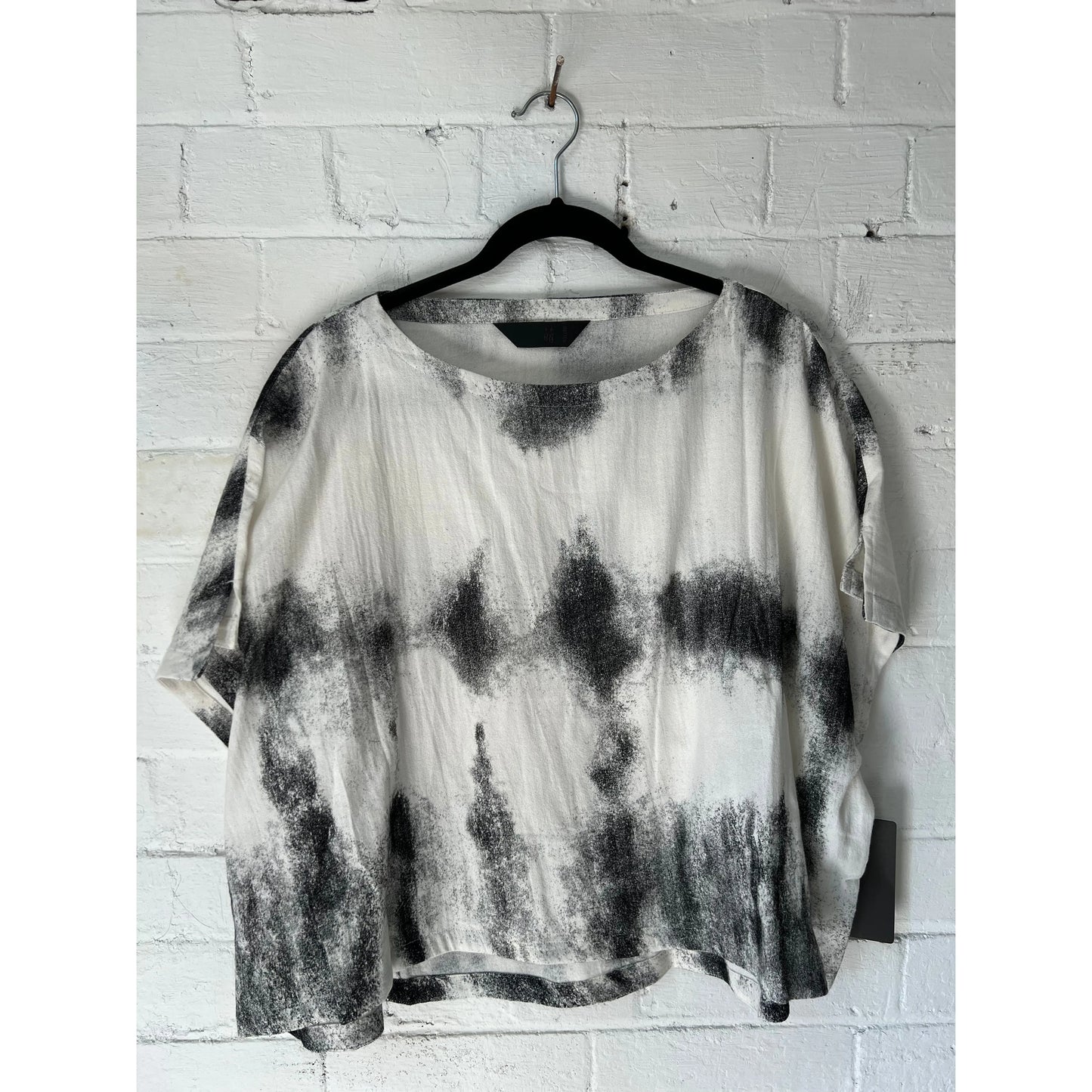 Moyuru Blouse 427 - White/Black