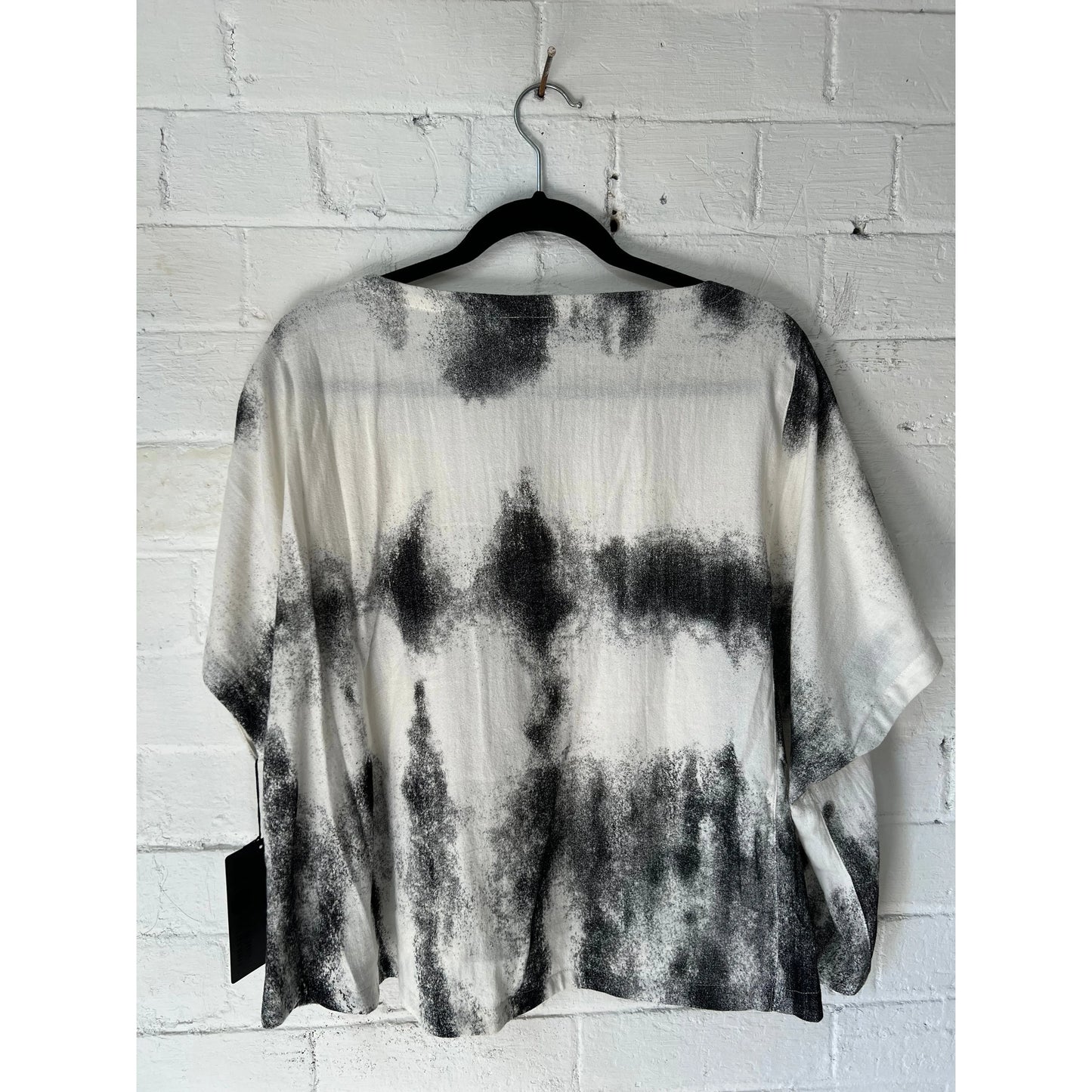 Moyuru Blouse 427 - White/Black