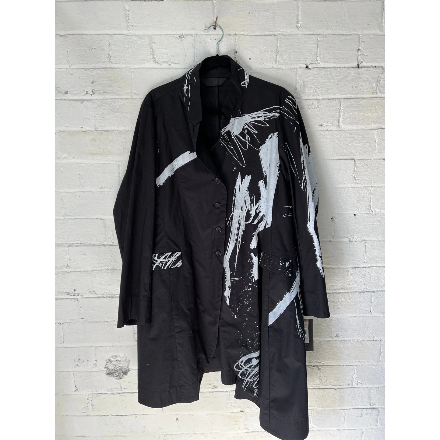 Moyuru Coat 444 - Black/White