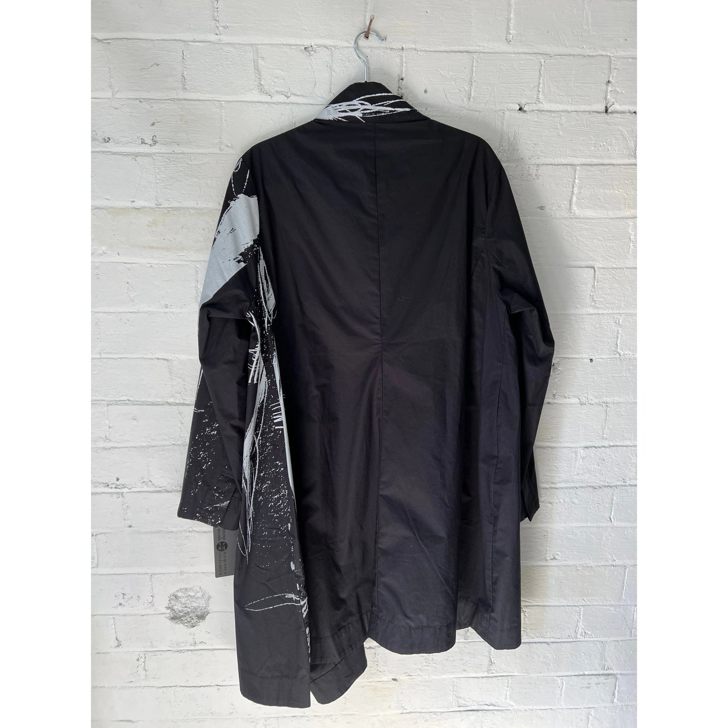 Moyuru Coat 444 - Black/White