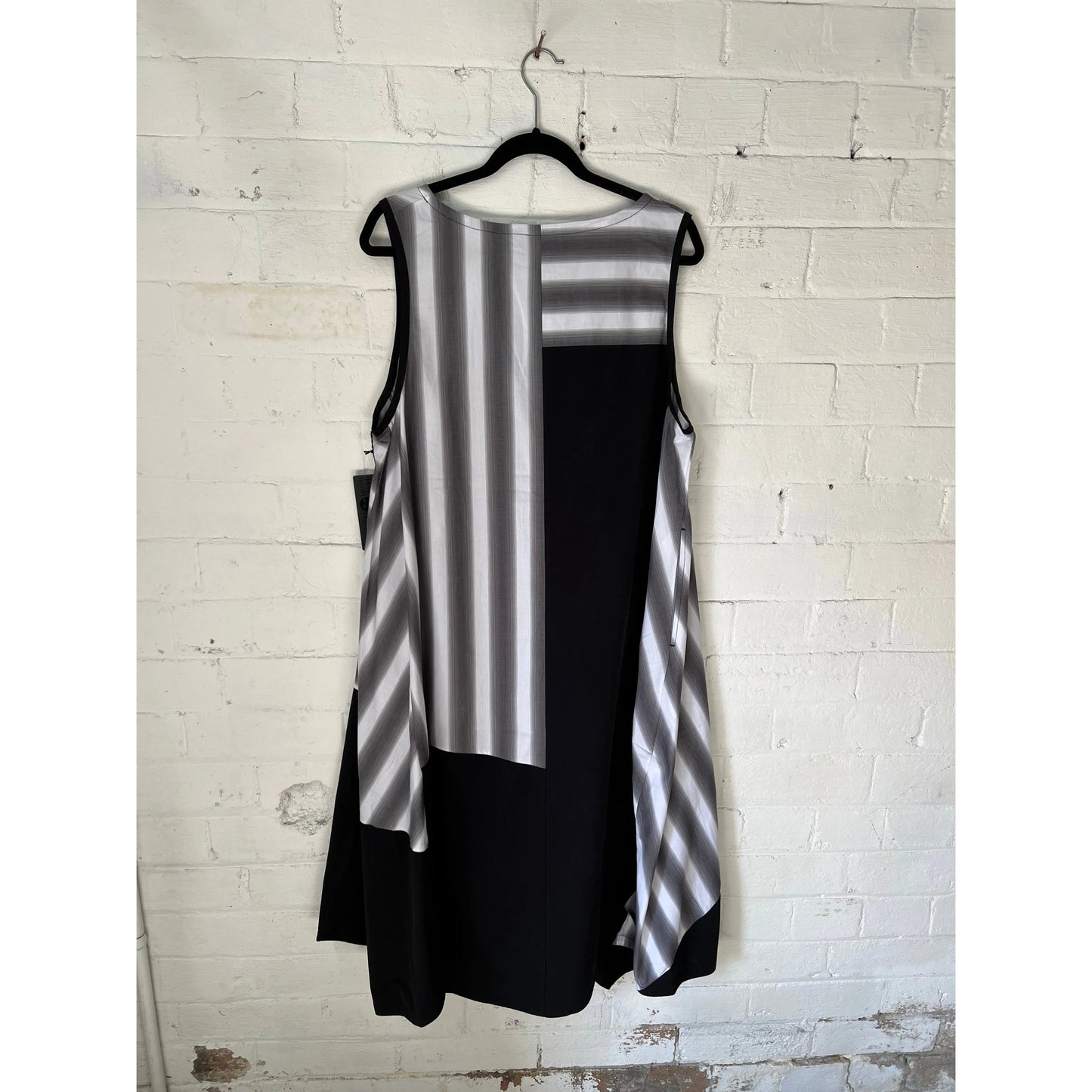 Moyuru Dress 627 - Black Stripe