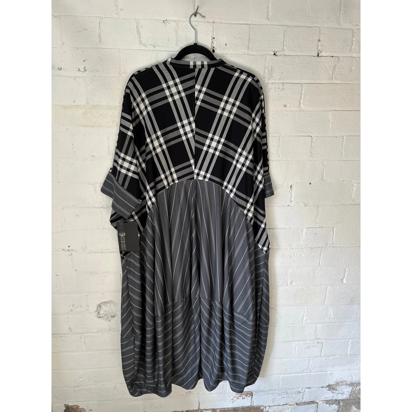 Moyuru Dress 650 - Black/Grey