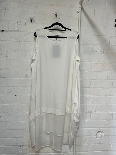 Moyuru Dress 631 - White