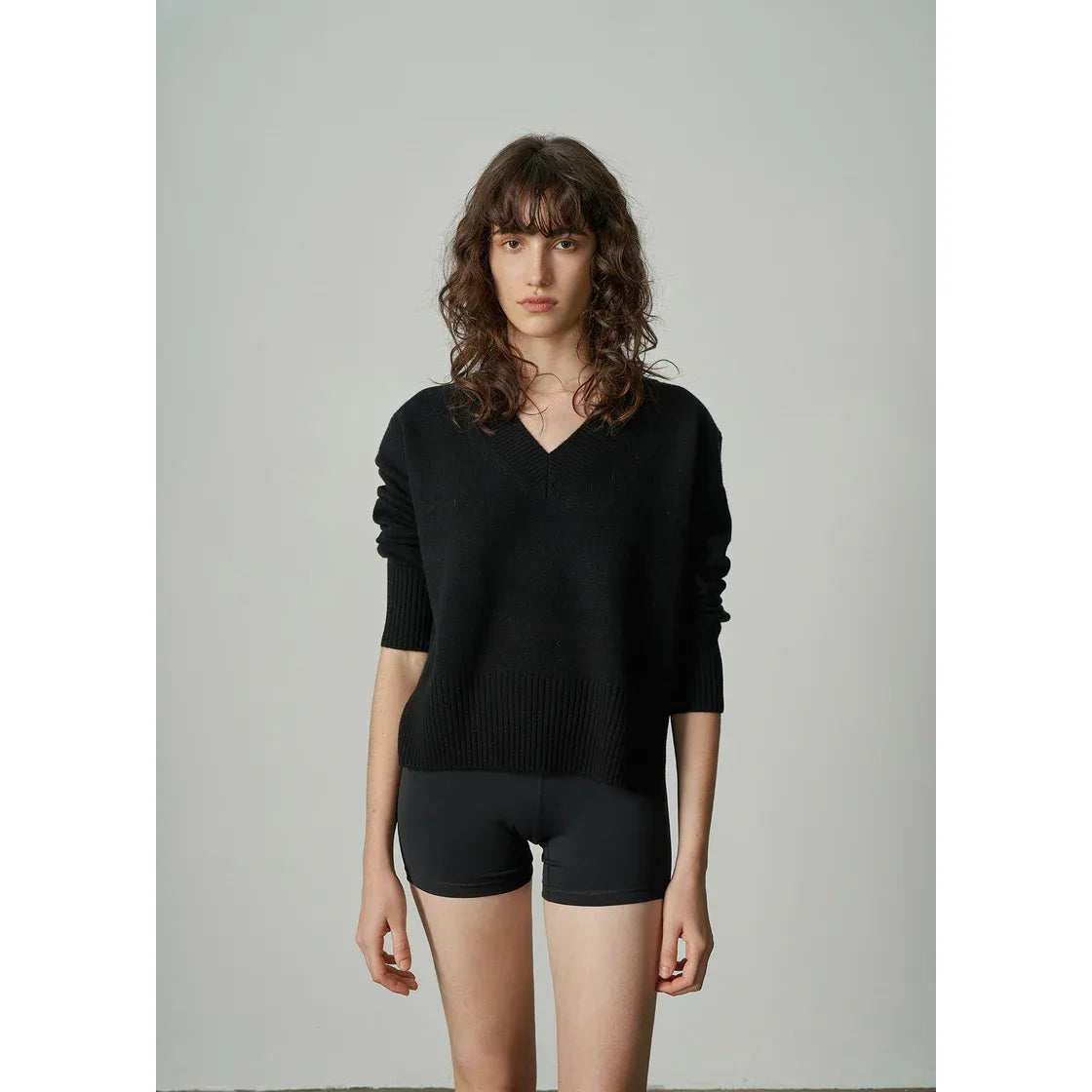 ALEGER Oversized V Neck Jumper 136 - Black