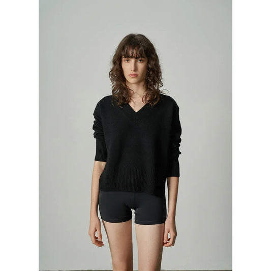 ALEGER Oversized V Neck Jumper 136 - Black