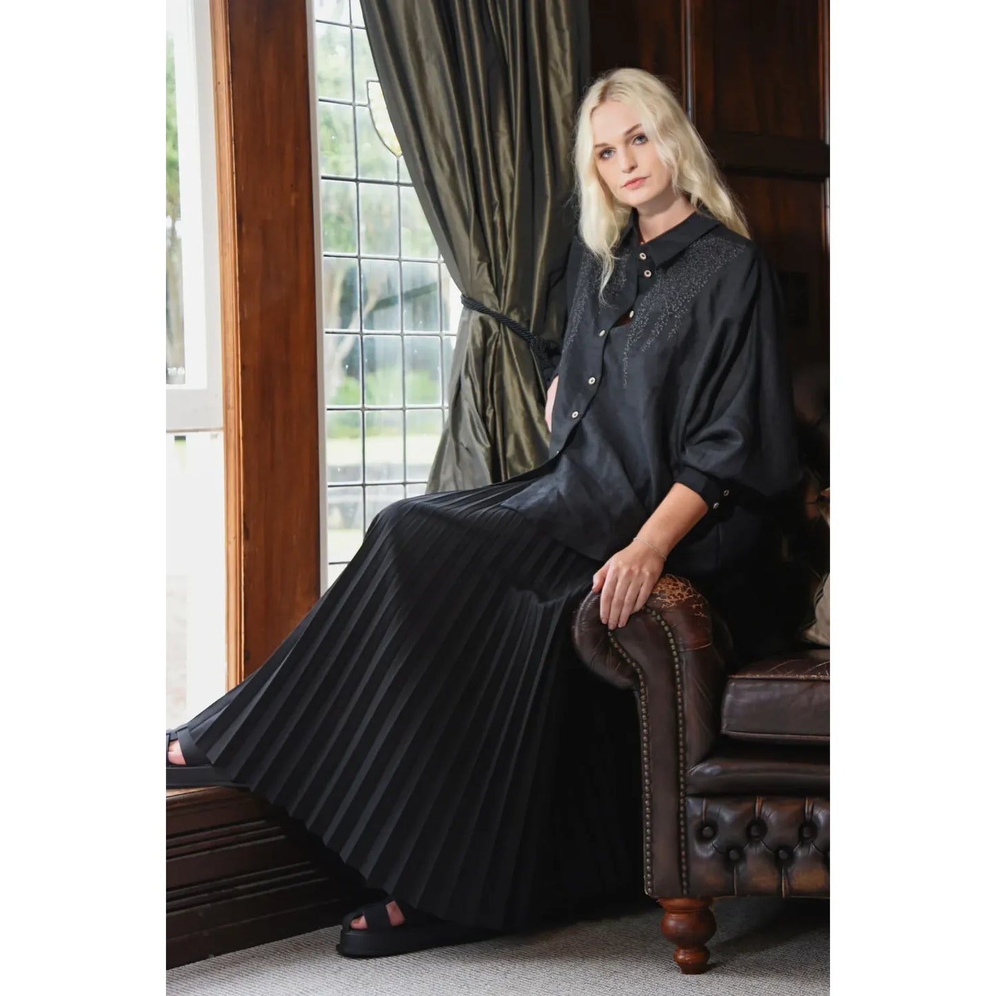 Curate In Skirt Of Time Skirt - Black