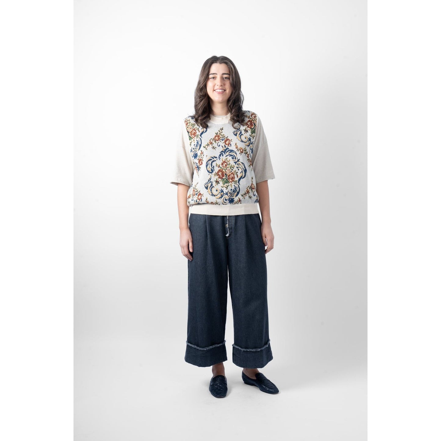 M.A Dainty Sofa Vest - Flowers