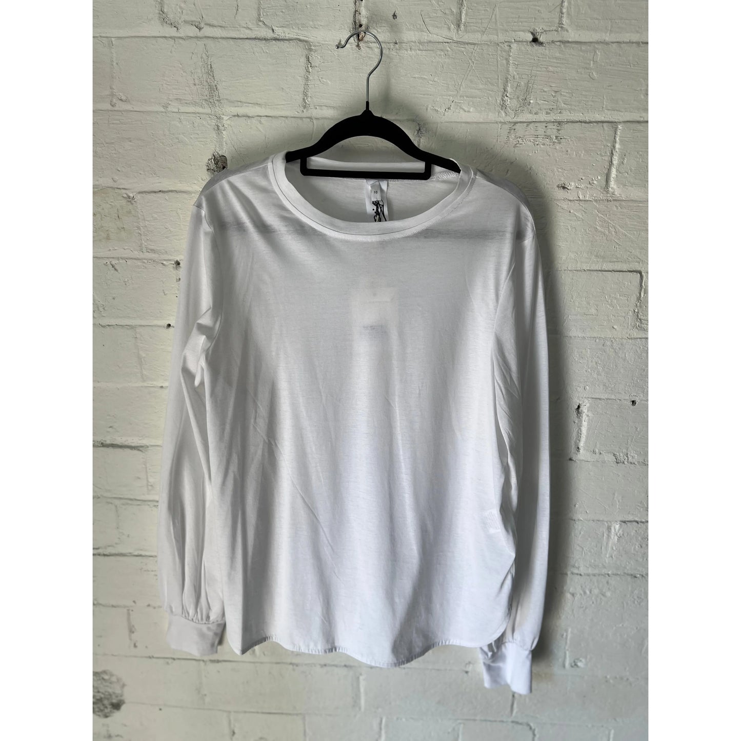 M.A Dainty Baxter White Long-sleeved Tee