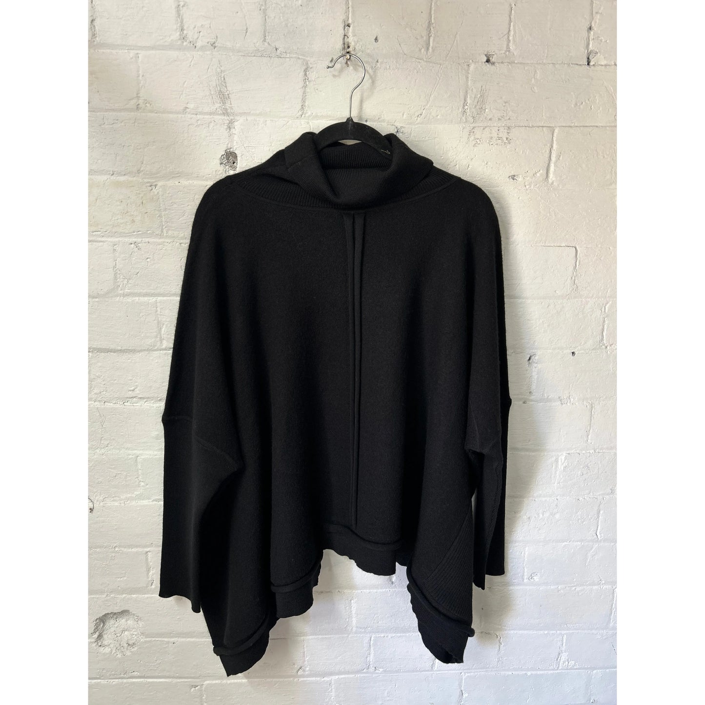 Moyuru Pullover 315 - Black