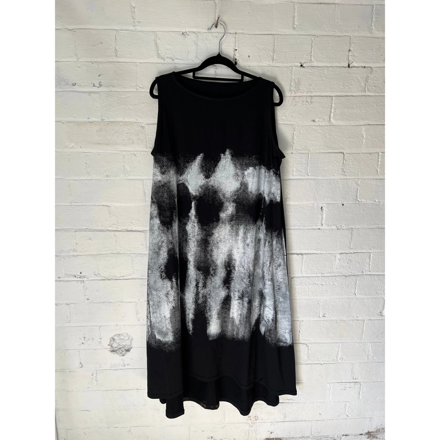 Moyuru Dress 021 - Black/White