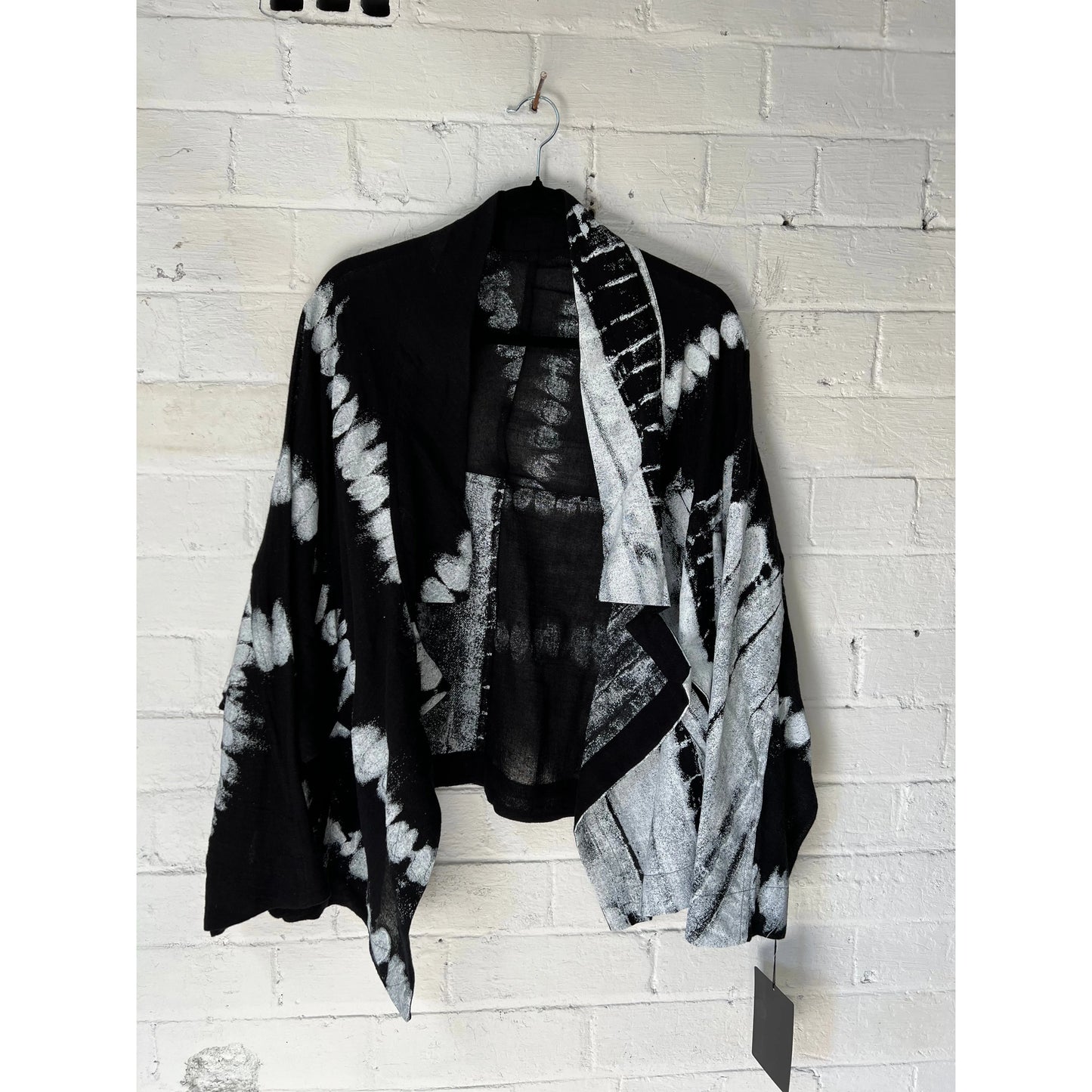 Moyuru Blouse 456 - Black/White