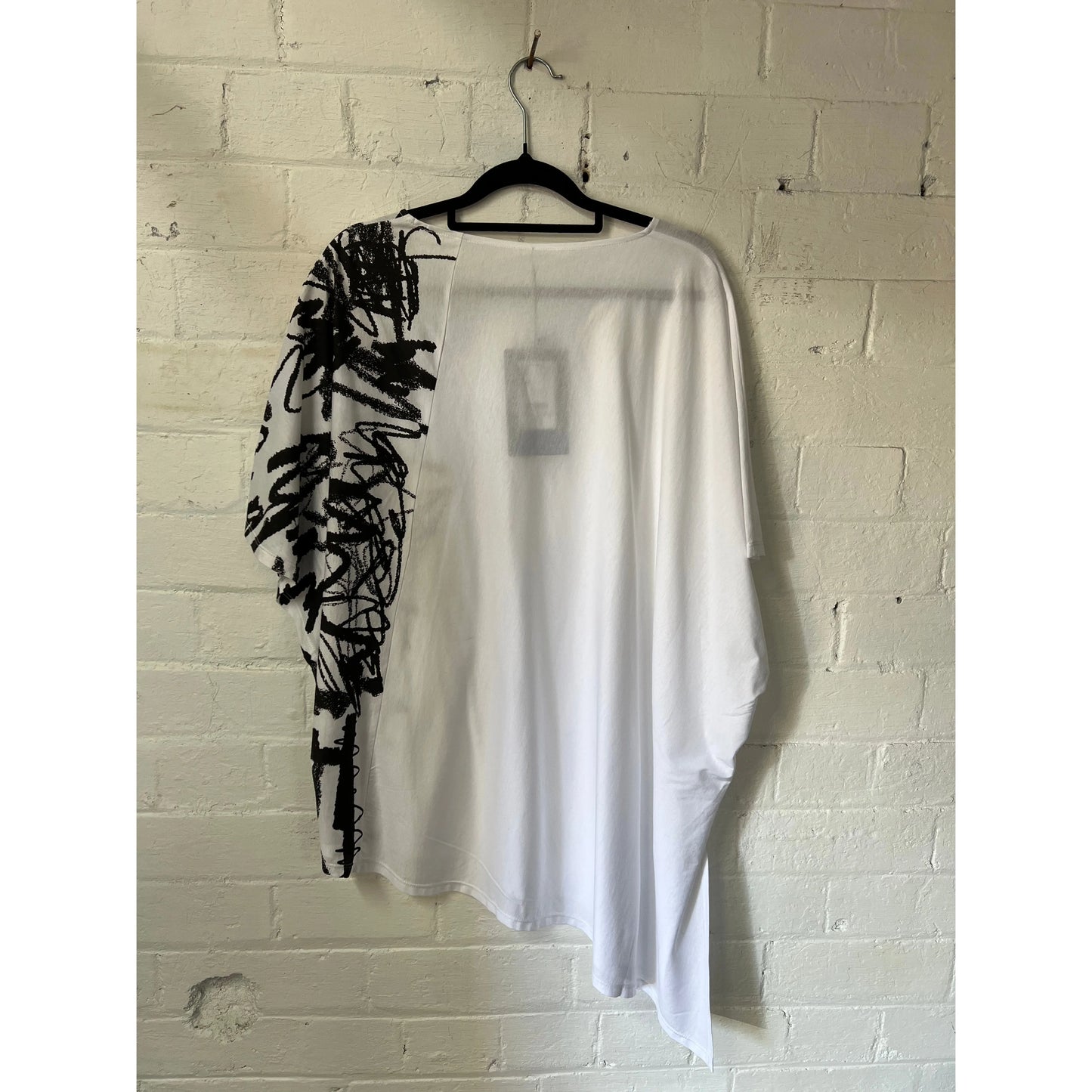 Moyuru Pullover 005 - White/Black