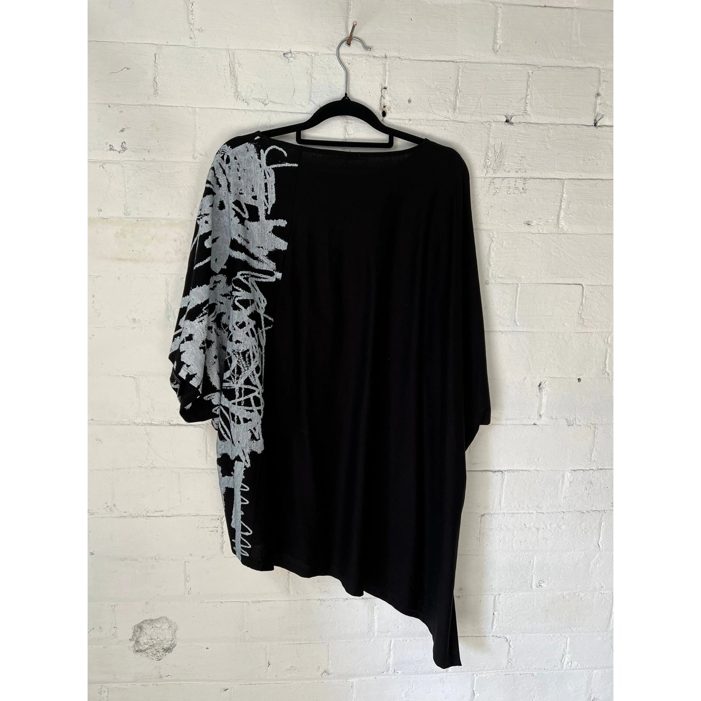 Moyuru Pullover 005 - Black/White