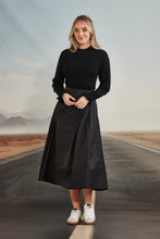 Verge Stroll Skirt