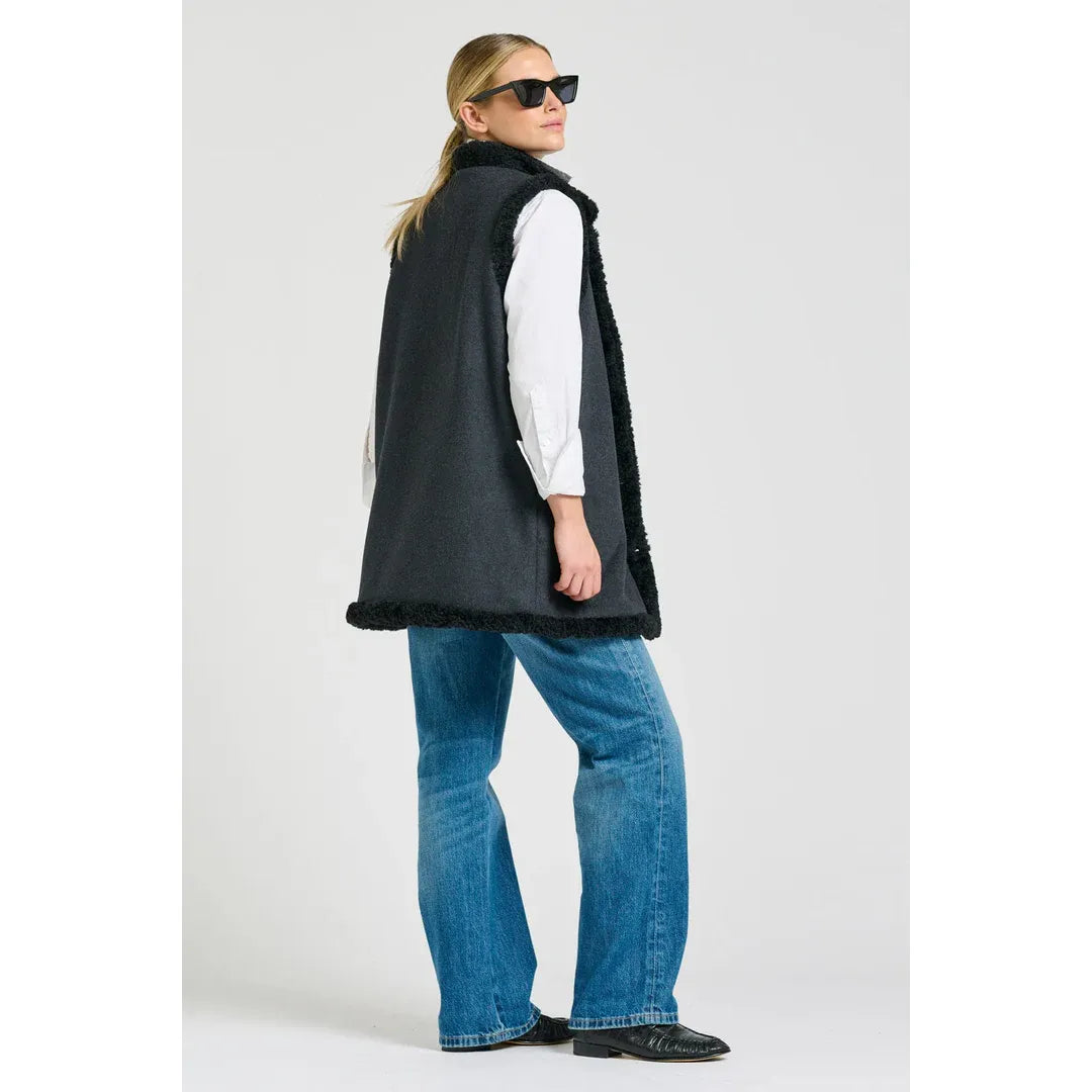 Shirty Alto Vest - Black