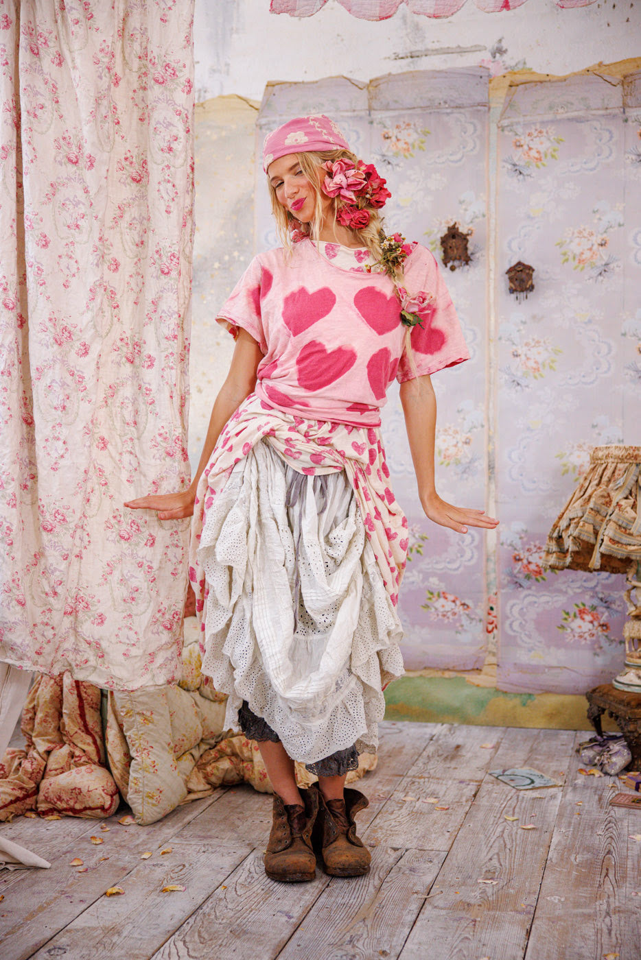 Magnolia Pearl Faded Heart T 2384